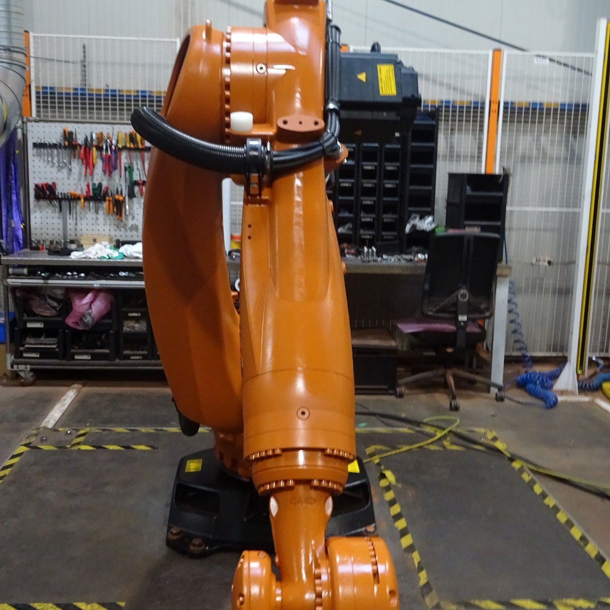 [Klever Portal:1547:092d344d3276] KUKA Robot industrial - KR 240 R2700 prime