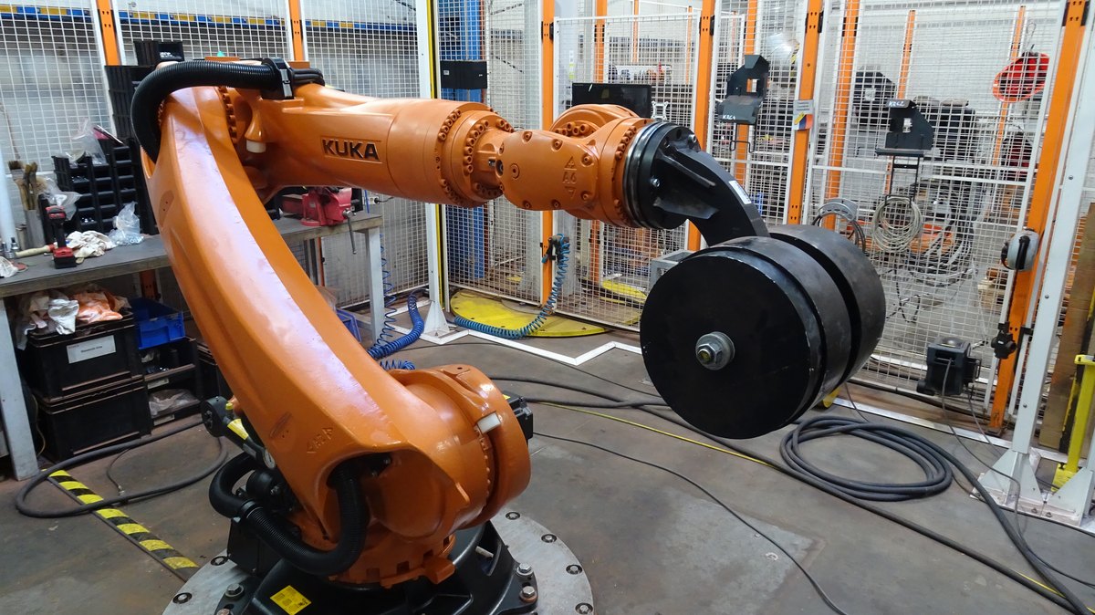 [Klever Portal:1958:59e7d0e54eb4] KUKA Robot industrial - KR 240 R2700 prime