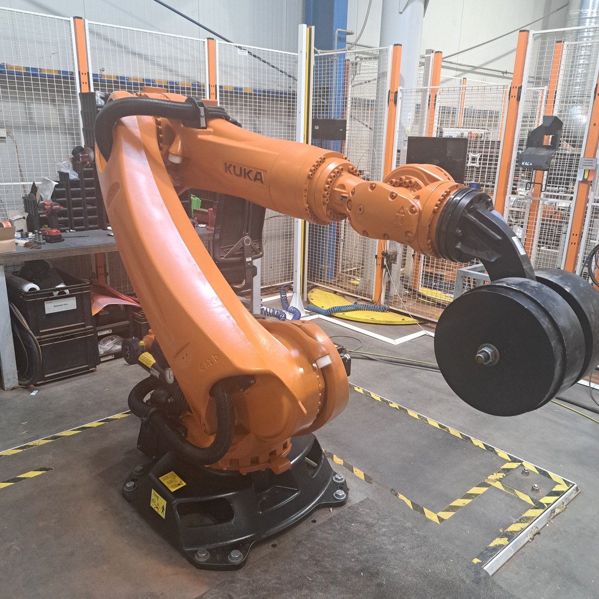 [Klever Portal:1990:e57f9dd90a8d] KUKA Robot industrial - KR 240 R2700 prime