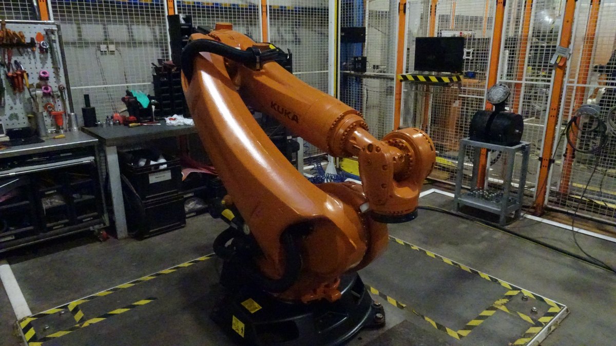 [Klever Portal:2000:cf71676340db] KUKA Robot industrial - KR 240 R2700 prime 