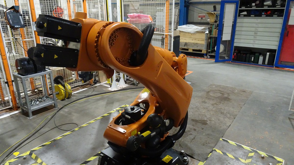 [Klever Portal:2047:3c009bb22344] KUKA Robot industrial - KR 240 R2700 prime